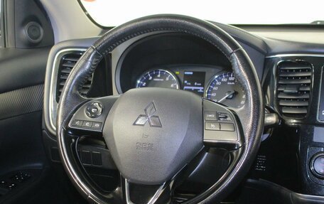 Mitsubishi Outlander III рестайлинг 3, 2018 год, 1 706 000 рублей, 18 фотография