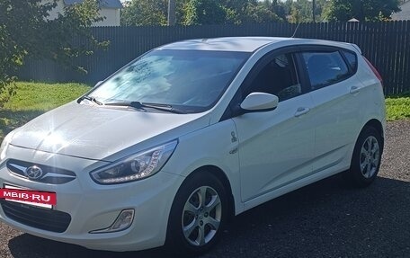 Hyundai Solaris II рестайлинг, 2014 год, 695 000 рублей, 4 фотография
