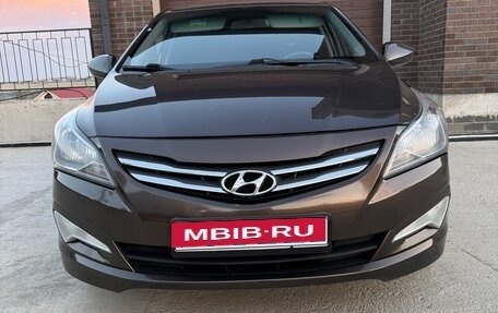 Hyundai Solaris II рестайлинг, 2015 год, 850 000 рублей, 1 фотография