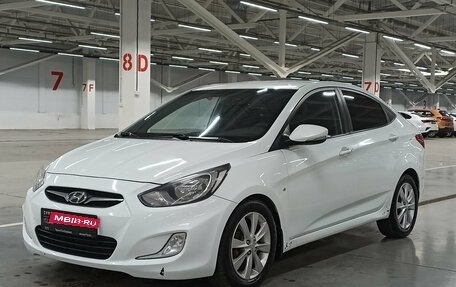 Hyundai Solaris II рестайлинг, 2012 год, 765 000 рублей, 1 фотография