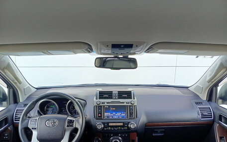 Toyota Land Cruiser Prado 150 рестайлинг 2, 2015 год, 3 900 000 рублей, 14 фотография