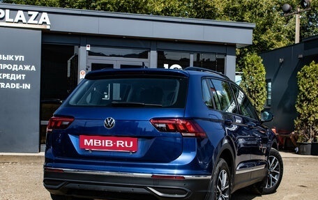Volkswagen Tiguan II, 2021 год, 2 239 000 рублей, 3 фотография