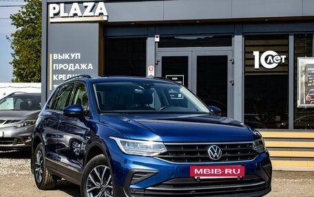 Volkswagen Tiguan II, 2021 год, 2 239 000 рублей, 2 фотография