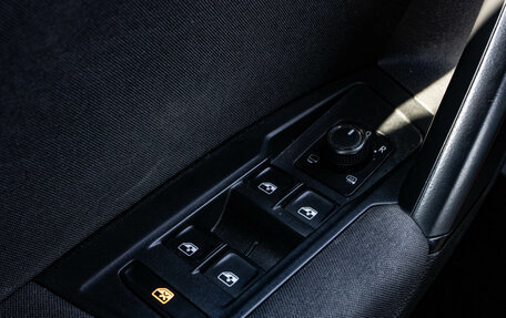 Volkswagen Tiguan II, 2021 год, 2 239 000 рублей, 13 фотография