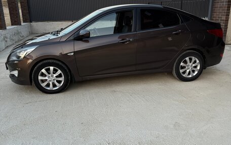 Hyundai Solaris II рестайлинг, 2015 год, 850 000 рублей, 2 фотография