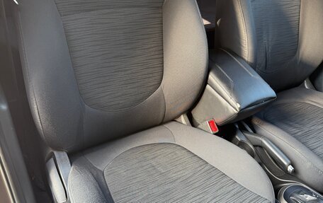 Hyundai Solaris II рестайлинг, 2015 год, 850 000 рублей, 17 фотография