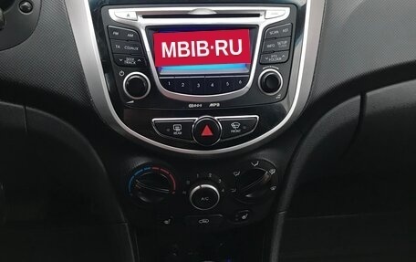 Hyundai Solaris II рестайлинг, 2012 год, 650 000 рублей, 3 фотография
