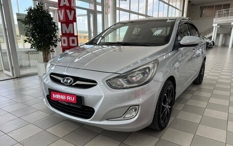 Hyundai Solaris II рестайлинг, 2011 год, 870 000 рублей, 2 фотография