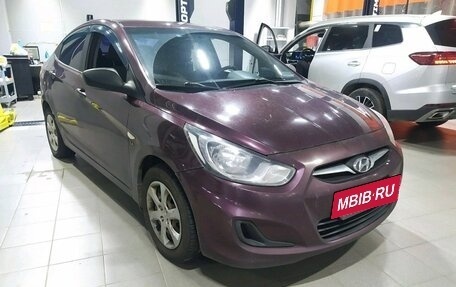 Hyundai Solaris II рестайлинг, 2011 год, 500 000 рублей, 2 фотография