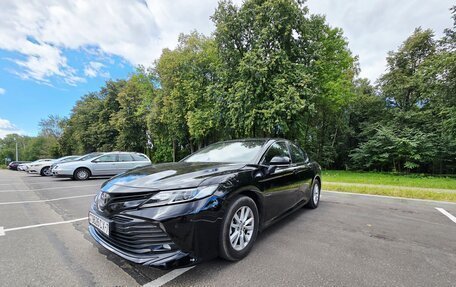 Toyota Camry, 2018 год, 1 690 000 рублей, 5 фотография