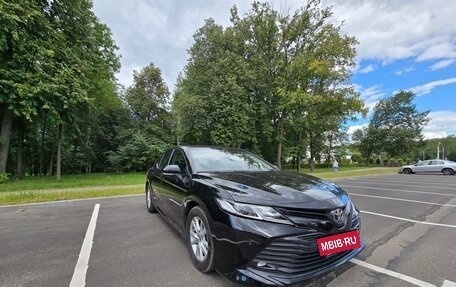 Toyota Camry, 2018 год, 1 690 000 рублей, 4 фотография
