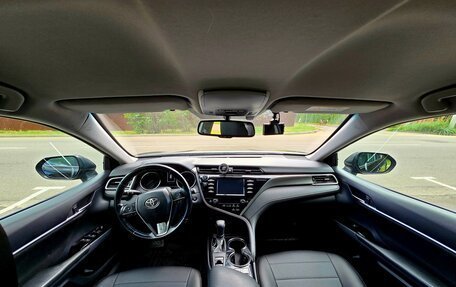 Toyota Camry, 2018 год, 1 690 000 рублей, 11 фотография