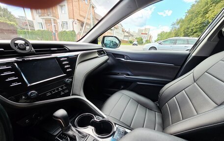 Toyota Camry, 2018 год, 1 690 000 рублей, 13 фотография