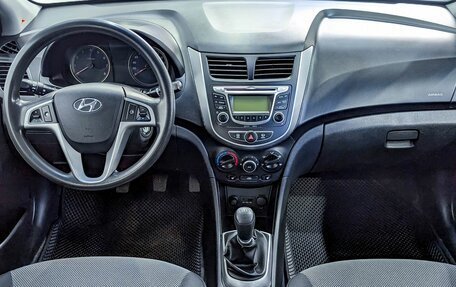 Hyundai Solaris II рестайлинг, 2013 год, 747 000 рублей, 8 фотография