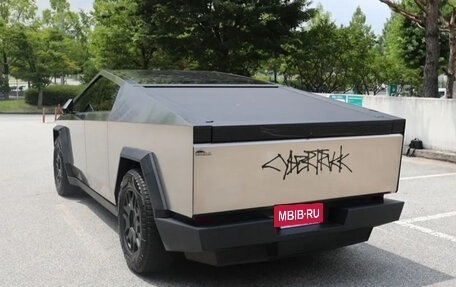 Tesla Cybertruck, 2024 год, 14 230 000 рублей, 5 фотография