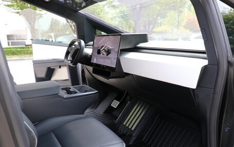 Tesla Cybertruck, 2024 год, 14 230 000 рублей, 14 фотография
