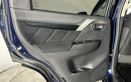 Mitsubishi Pajero Sport III рестайлинг, 2017 год, 2 275 000 рублей, 15 фотография