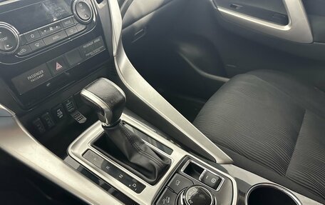 Mitsubishi Pajero Sport III рестайлинг, 2017 год, 2 275 000 рублей, 28 фотография