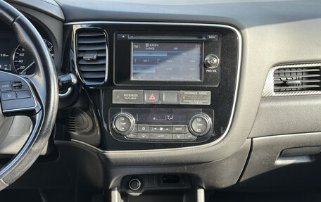 Mitsubishi Outlander III рестайлинг 3, 2015 год, 1 590 000 рублей, 15 фотография