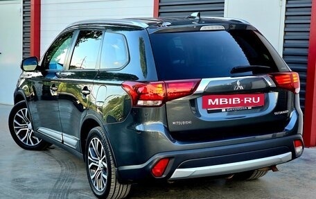 Mitsubishi Outlander III рестайлинг 3, 2017 год, 2 495 000 рублей, 4 фотография