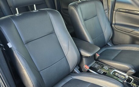 Mitsubishi Outlander III рестайлинг 3, 2017 год, 2 495 000 рублей, 19 фотография