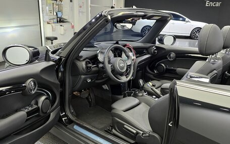 MINI Cabrio, 2023 год, 2 970 000 рублей, 17 фотография