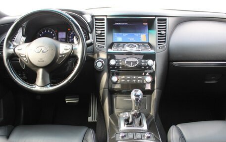 Infiniti QX70, 2015 год, 2 450 000 рублей, 9 фотография