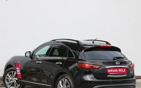 Infiniti QX70, 2015 год, 2 450 000 рублей, 6 фотография