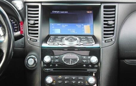 Infiniti QX70, 2015 год, 2 450 000 рублей, 10 фотография