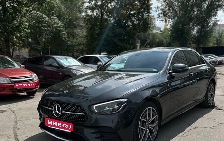 Mercedes-Benz E-Класс, 2020 год, 3 200 000 рублей, 2 фотография