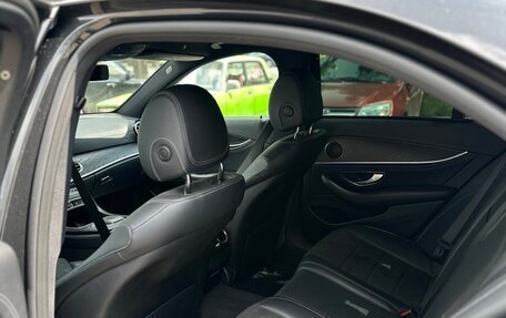 Mercedes-Benz E-Класс, 2020 год, 3 200 000 рублей, 10 фотография