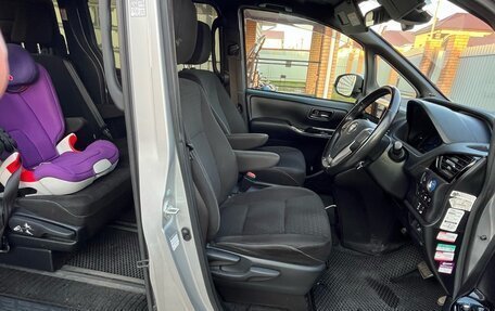 Toyota Voxy III, 2018 год, 2 650 000 рублей, 9 фотография