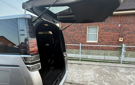 Toyota Voxy III, 2018 год, 2 650 000 рублей, 14 фотография