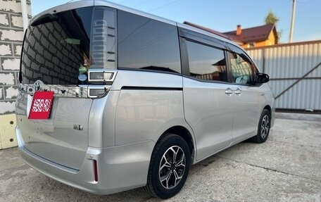 Toyota Voxy III, 2018 год, 2 650 000 рублей, 4 фотография