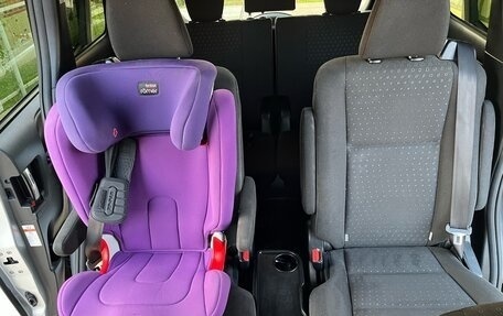 Toyota Voxy III, 2018 год, 2 650 000 рублей, 21 фотография