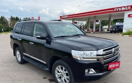 Toyota Land Cruiser 200, 2018 год, 6 700 000 рублей, 2 фотография