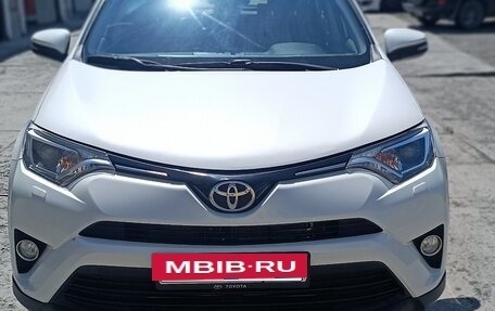 Toyota RAV4, 2016 год, 2 650 000 рублей, 2 фотография