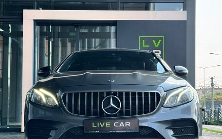 Mercedes-Benz E-Класс, 2017 год, 3 600 000 рублей, 4 фотография