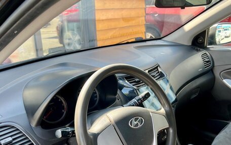 Hyundai Solaris II рестайлинг, 2013 год, 699 000 рублей, 11 фотография