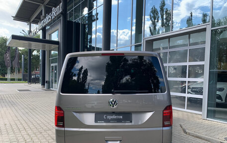 Volkswagen Multivan T6 рестайлинг, 2022 год, 6 500 000 рублей, 4 фотография