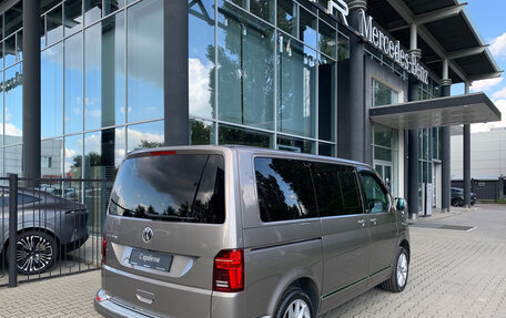 Volkswagen Multivan T6 рестайлинг, 2022 год, 6 500 000 рублей, 3 фотография