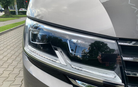 Volkswagen Multivan T6 рестайлинг, 2022 год, 6 500 000 рублей, 10 фотография