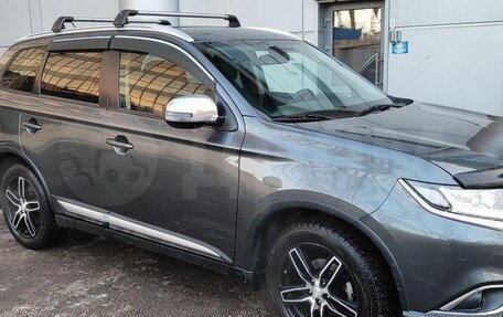 Mitsubishi Outlander III рестайлинг 3, 2016 год, 2 200 000 рублей, 1 фотография