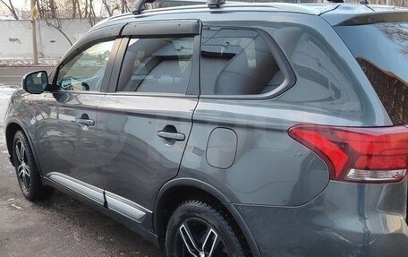 Mitsubishi Outlander III рестайлинг 3, 2016 год, 2 200 000 рублей, 2 фотография