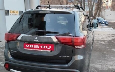 Mitsubishi Outlander III рестайлинг 3, 2016 год, 2 200 000 рублей, 3 фотография
