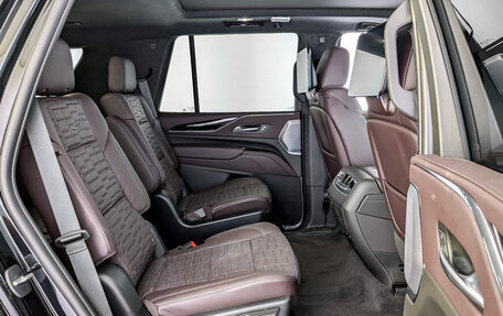 Cadillac Escalade V, 2023 год, 20 000 000 рублей, 12 фотография