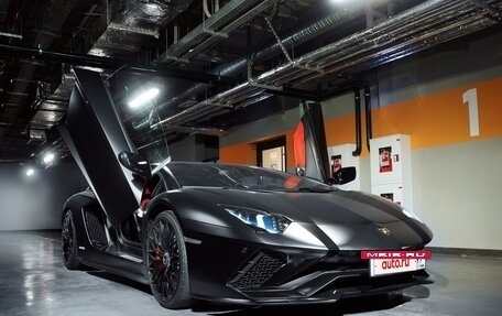 Lamborghini Aventador I рестайлинг, 2018 год, 30 000 000 рублей, 3 фотография