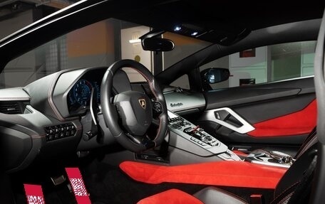 Lamborghini Aventador I рестайлинг, 2018 год, 30 000 000 рублей, 8 фотография