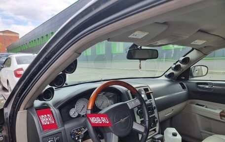 Chrysler 300C II, 2006 год, 1 600 000 рублей, 7 фотография