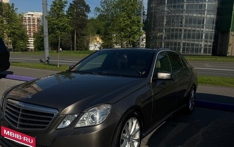 Mercedes-Benz E-Класс, 2010 год, 1 390 000 рублей, 3 фотография